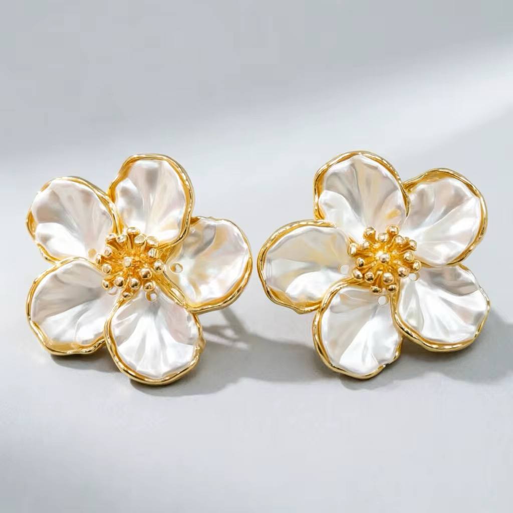 Mother of Pearl Flower Stud Earrings